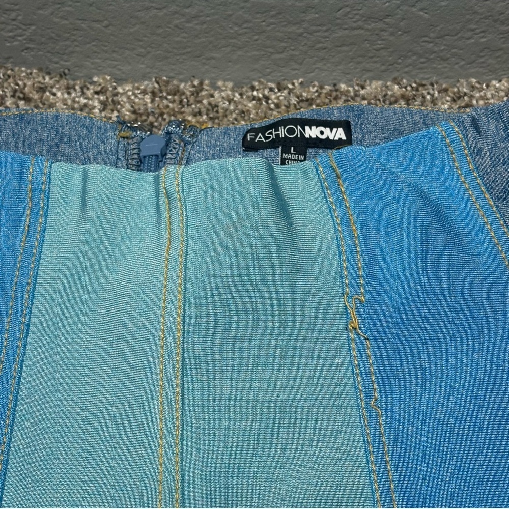 Fashion Nova Women’s Large Blue and Teal Striped High Rise Pants - Picture 4 of 14